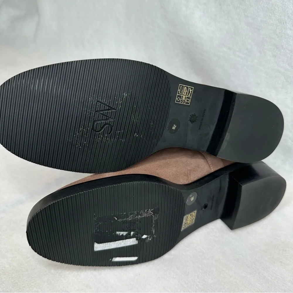 Stuart Weitzman stretchy back